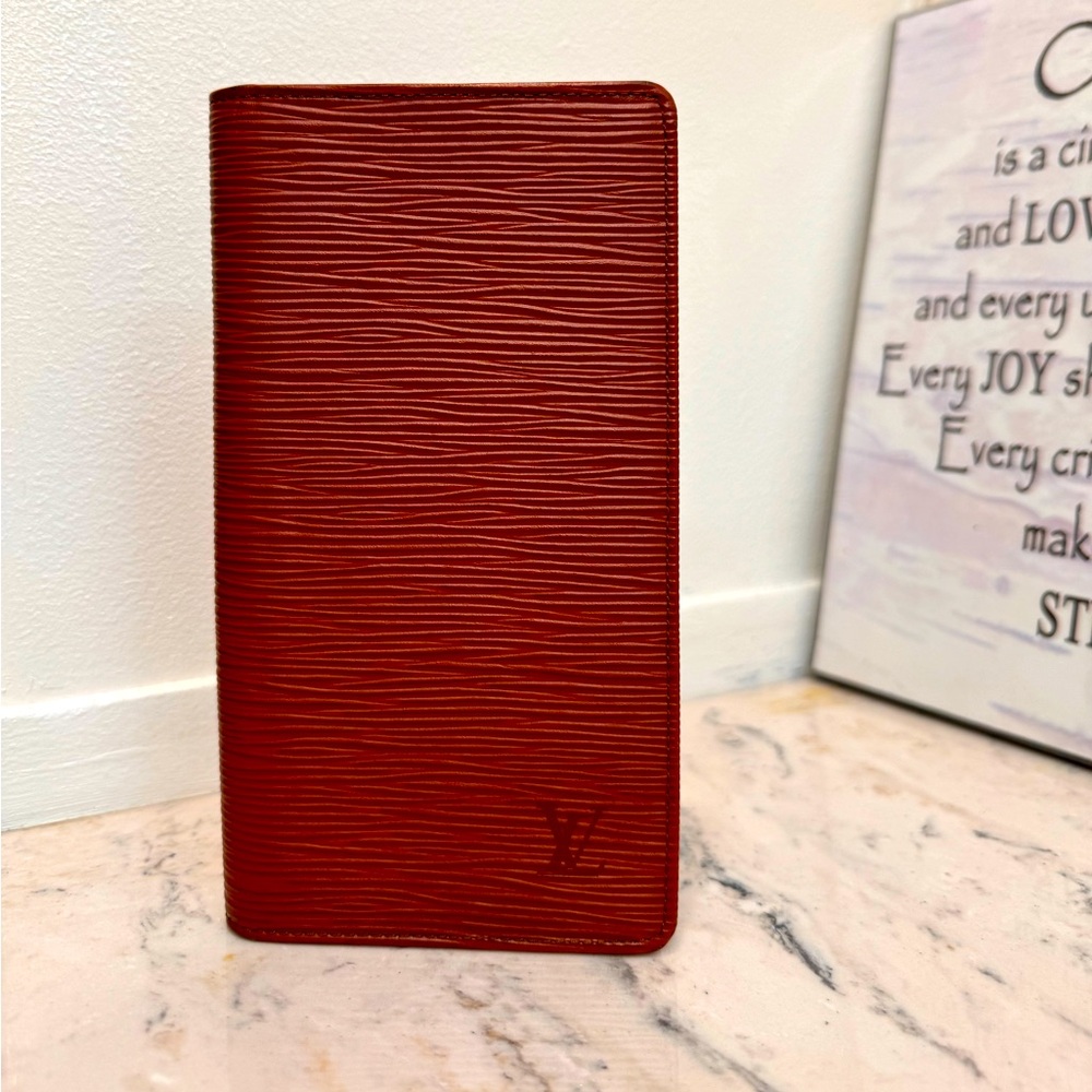Louis Vuitton Epi Bifold Long Wallet UNISEX